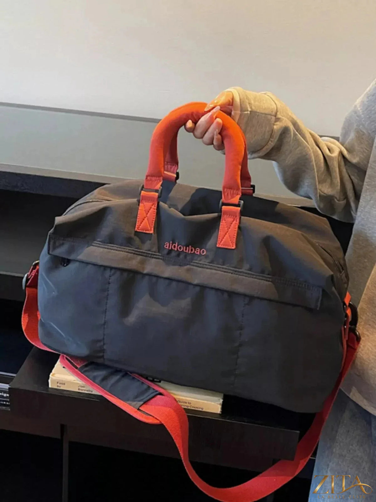 Zita La Belle Elite large capacity lightweight travel bag with multiple compartments and sturdy handles for easy travel.