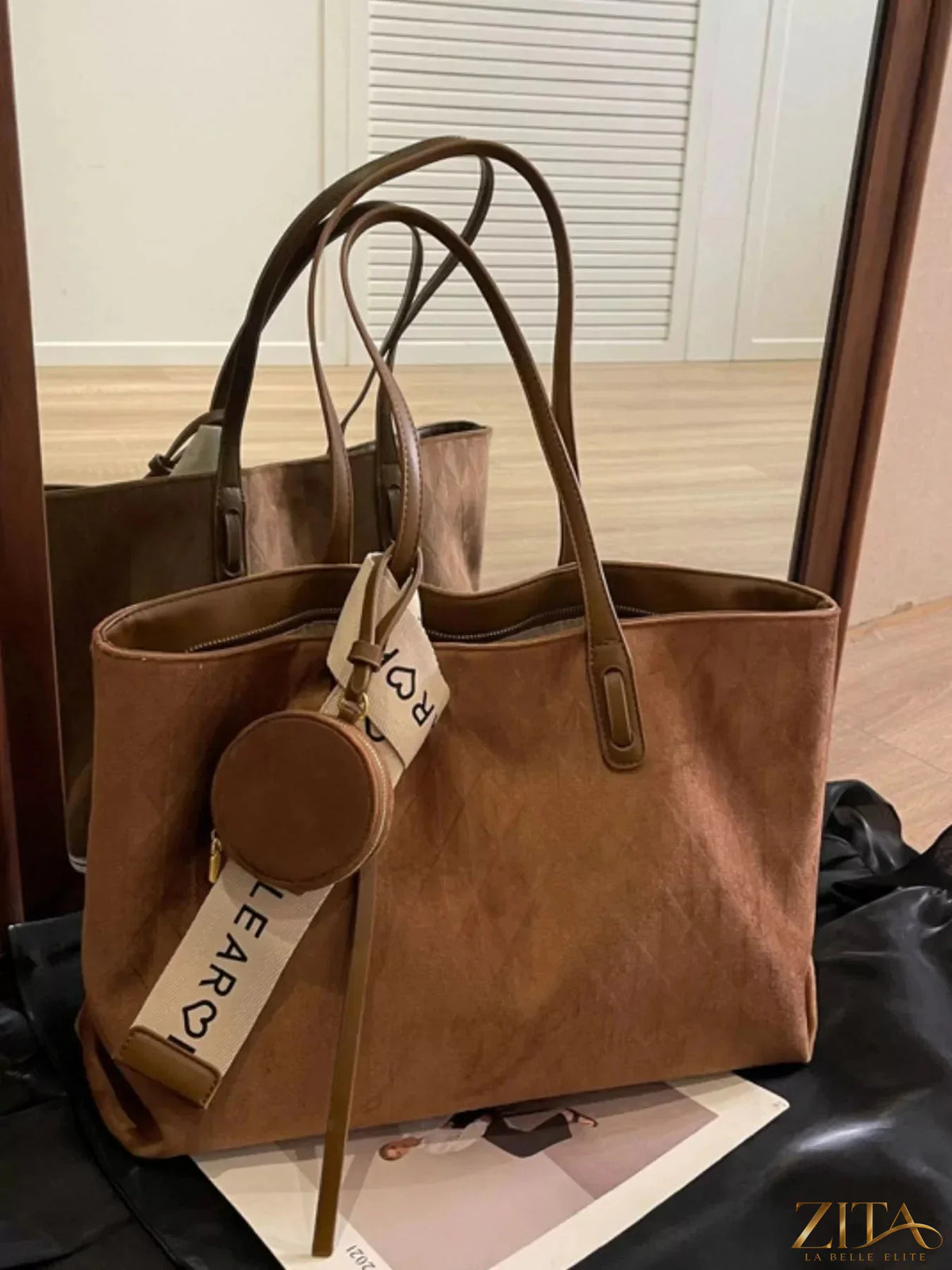Large Zita La Belle Elite tote bag with spacious main compartment and attached coin purse, stylish and functional for daily use.
