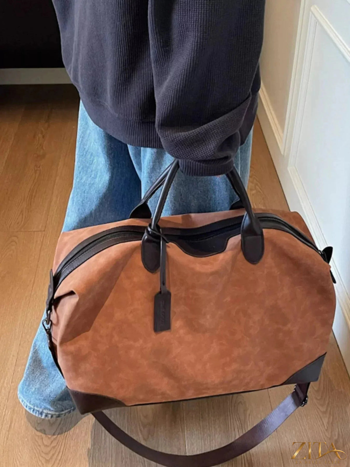 Vintage large capacity travel bag by Zita La Belle Elite, showing sturdy fabric, spacious interior, and classic design for travel.