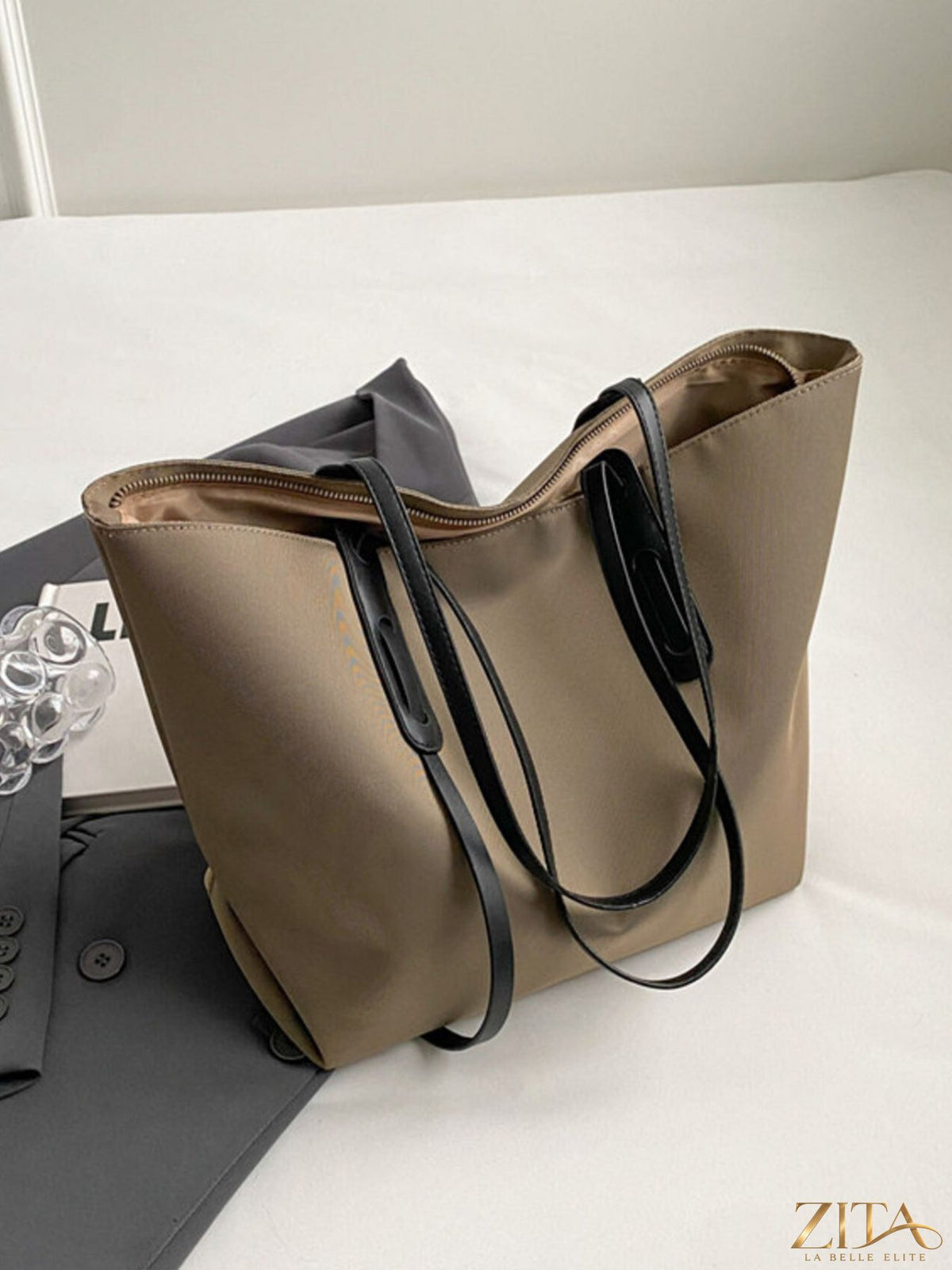 Large capacity tote bag by Zita La Belle Elite, showing spacious interior and sturdy handles for everyday carry.