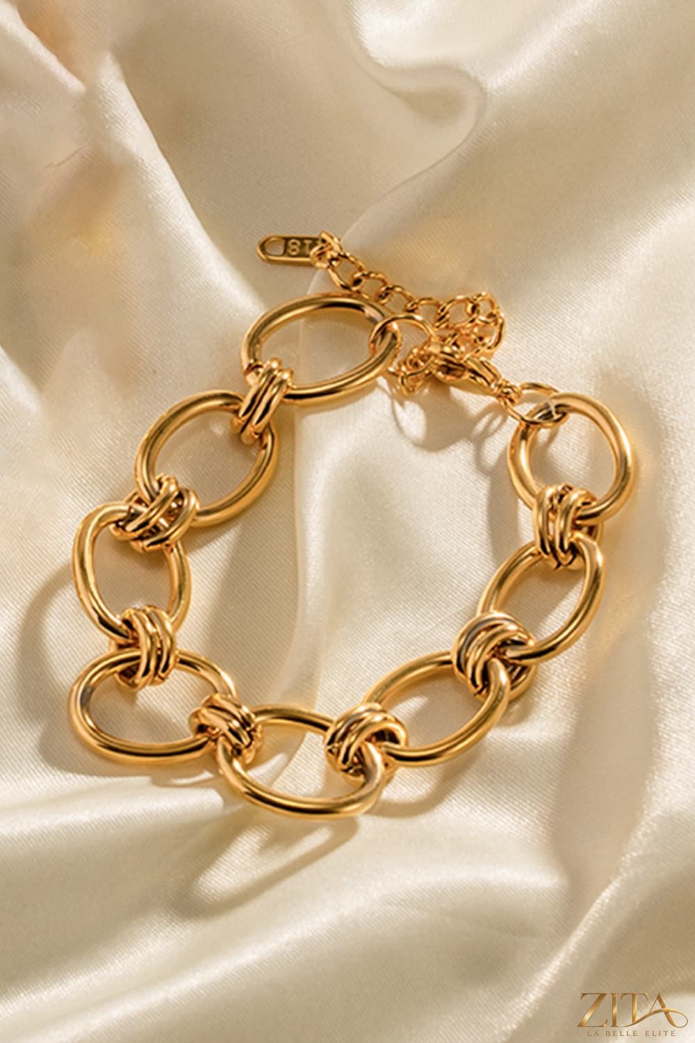 Stainless steel chunky chain bracelet by Zita La Belle Elite with large interlinked links, stylish and durable jewelry accessory.
