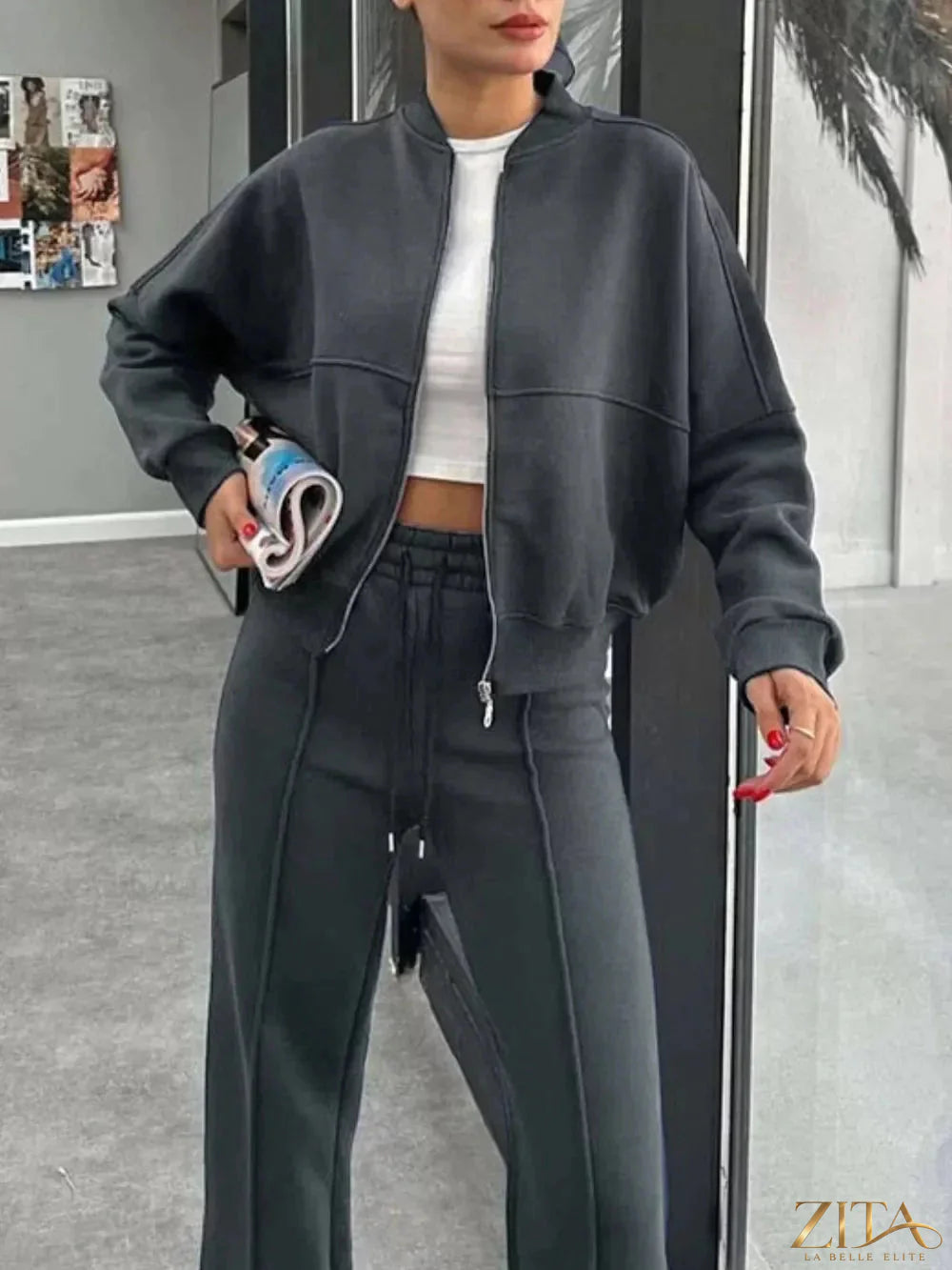 Zita La Belle Elite baseball collar zip-up outerwear and drawstring pants set, displayed on a mannequin, in a stylish casual look.