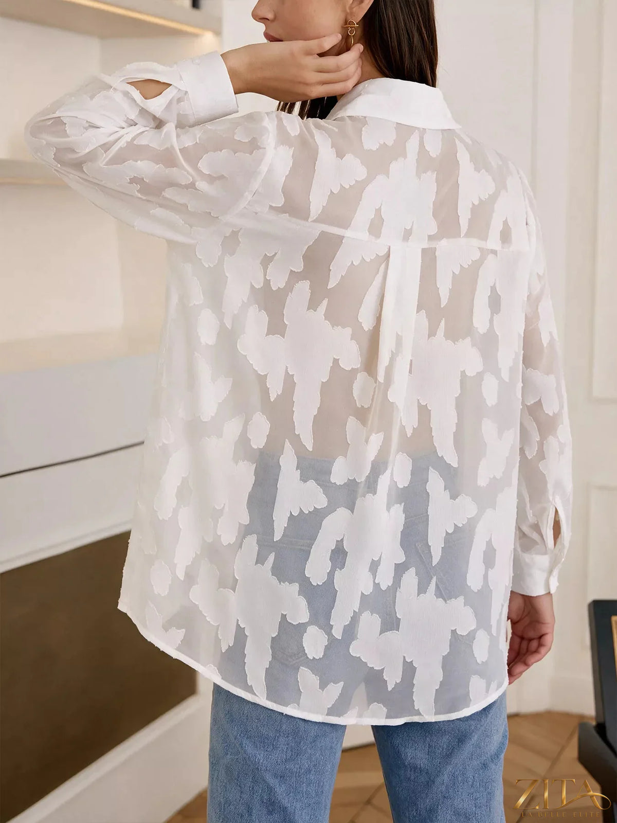 Zita La Belle Elite sheer button-down shirt with long sleeves and classic collar, lightweight and semi-transparent for a stylish look.