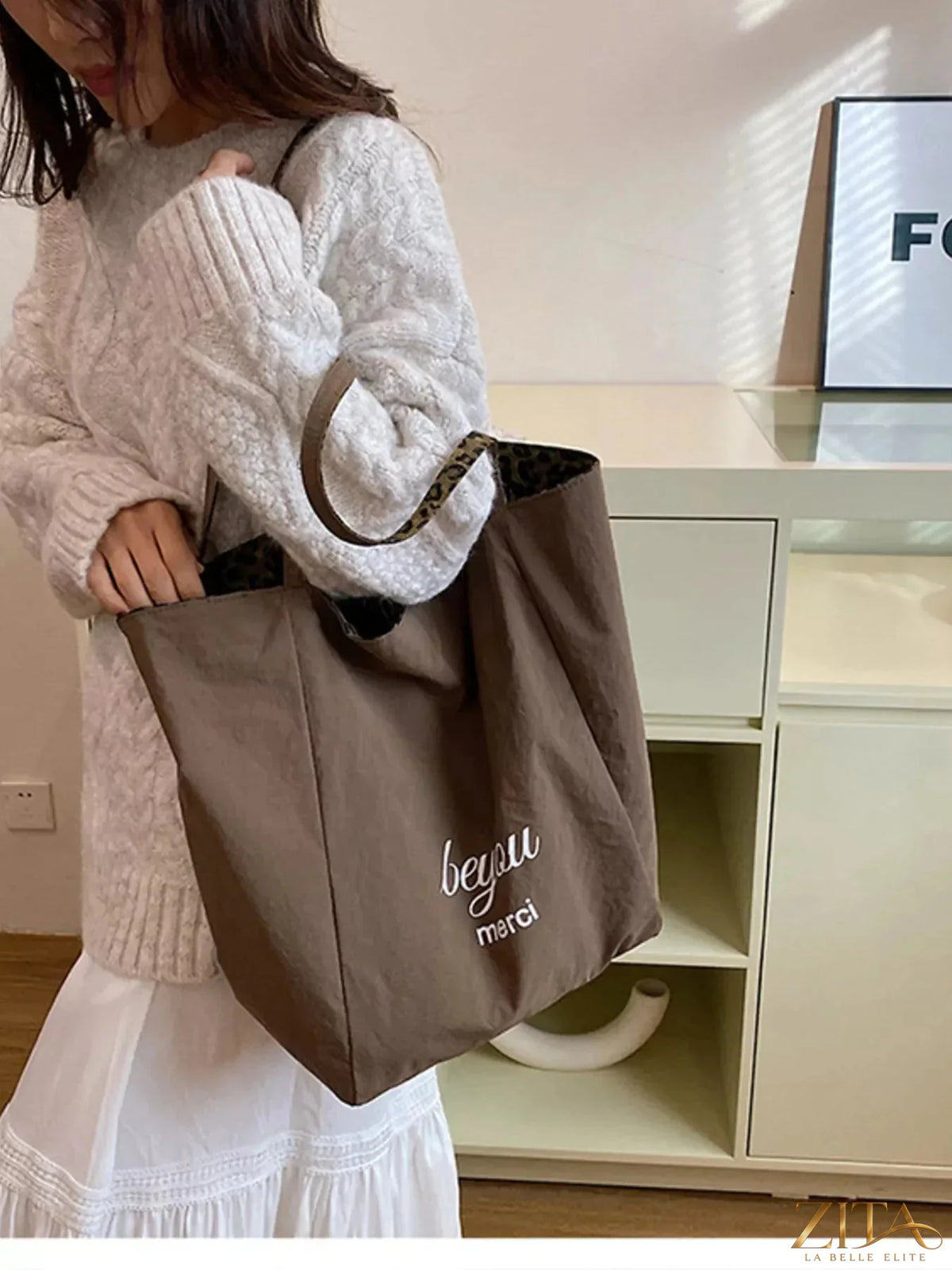 Leopard print casual tote bag from Zita La Belle Elite with sturdy handles and spacious interior, perfect for everyday use.