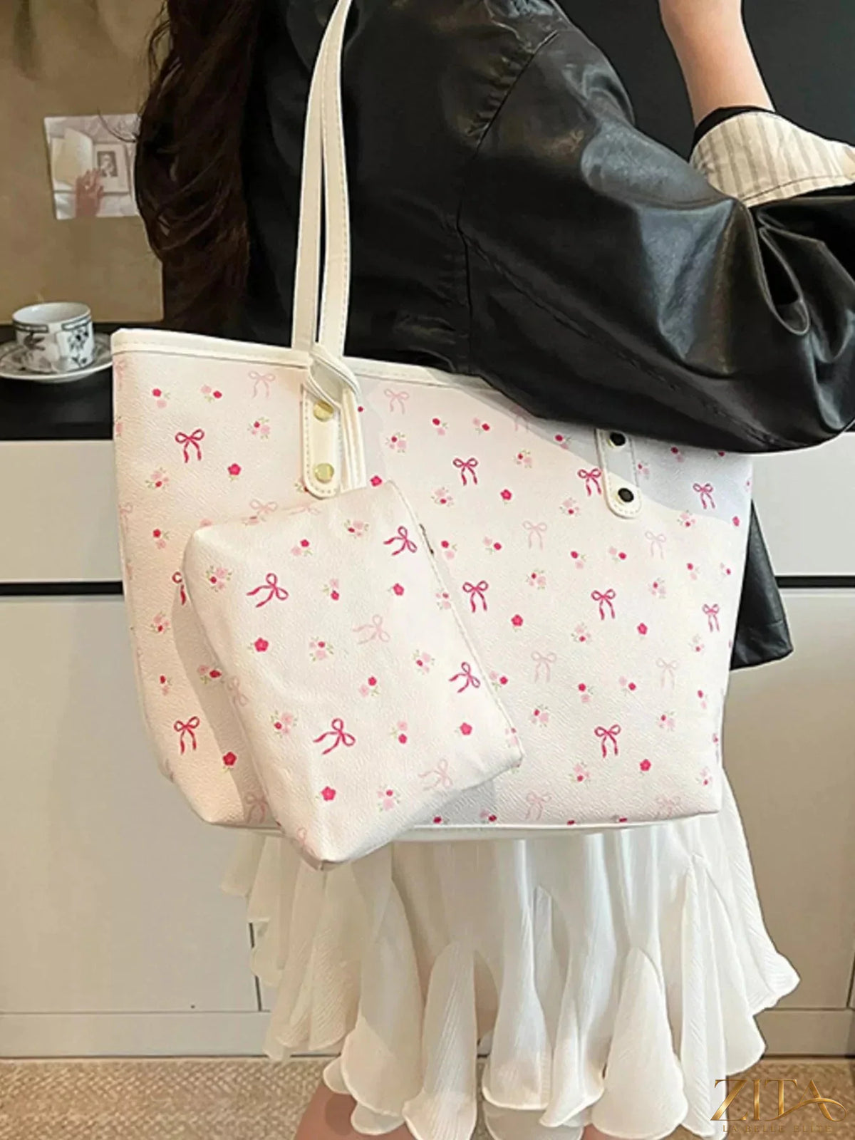 Printed tote shoulder bag with pouch from Zita La Belle Elite, showing the bag's colorful design and spacious interior.