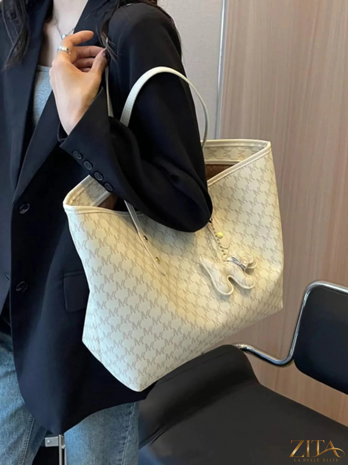 Zita La Belle Elite patterned large capacity tote shoulder bag with floral design and sturdy handles on a white background.