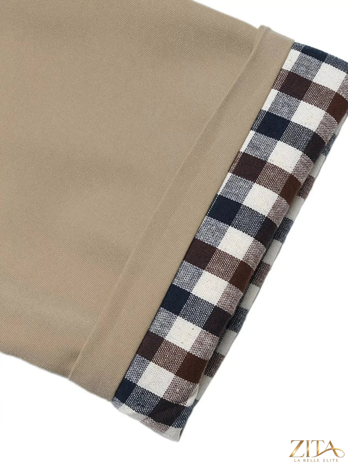Checkered lining Zita La Belle Elite trench coat with button-up front and classic collar, stylish outerwear for women.