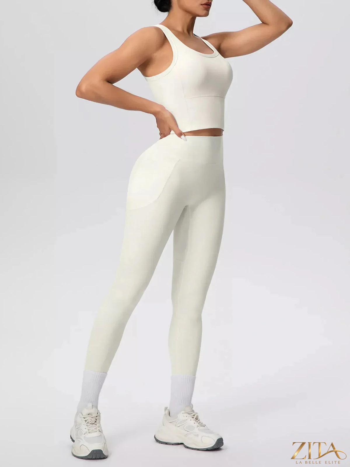 Zita La Belle Elite scoop neck tank top with high-waisted leggings active set, made of stretchy athletic fabric in black.