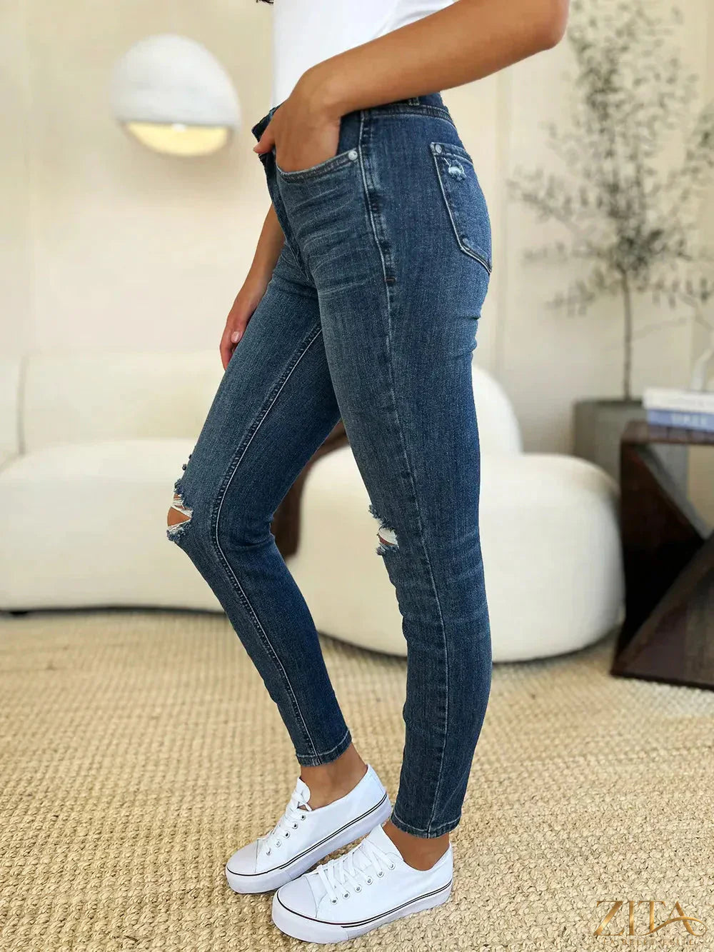 Zita La Belle Elite Judy Blue full-size mid-waist distressed slim jeans with frayed hems and faded details, showcasing a casual denim look.