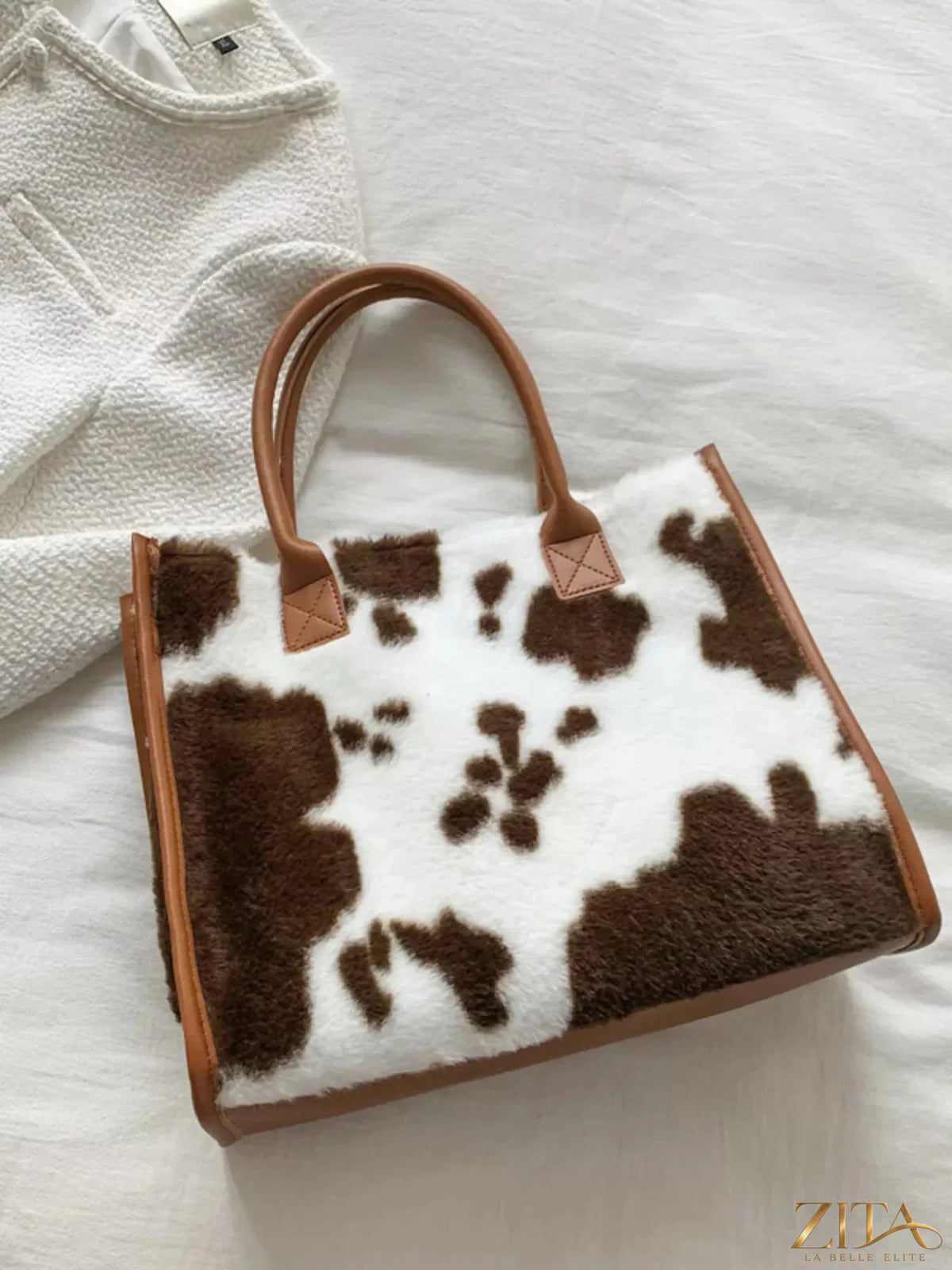 Zita La Belle Elite plush tote bag with soft fabric and spacious interior, ideal for stylish carrying and everyday use.