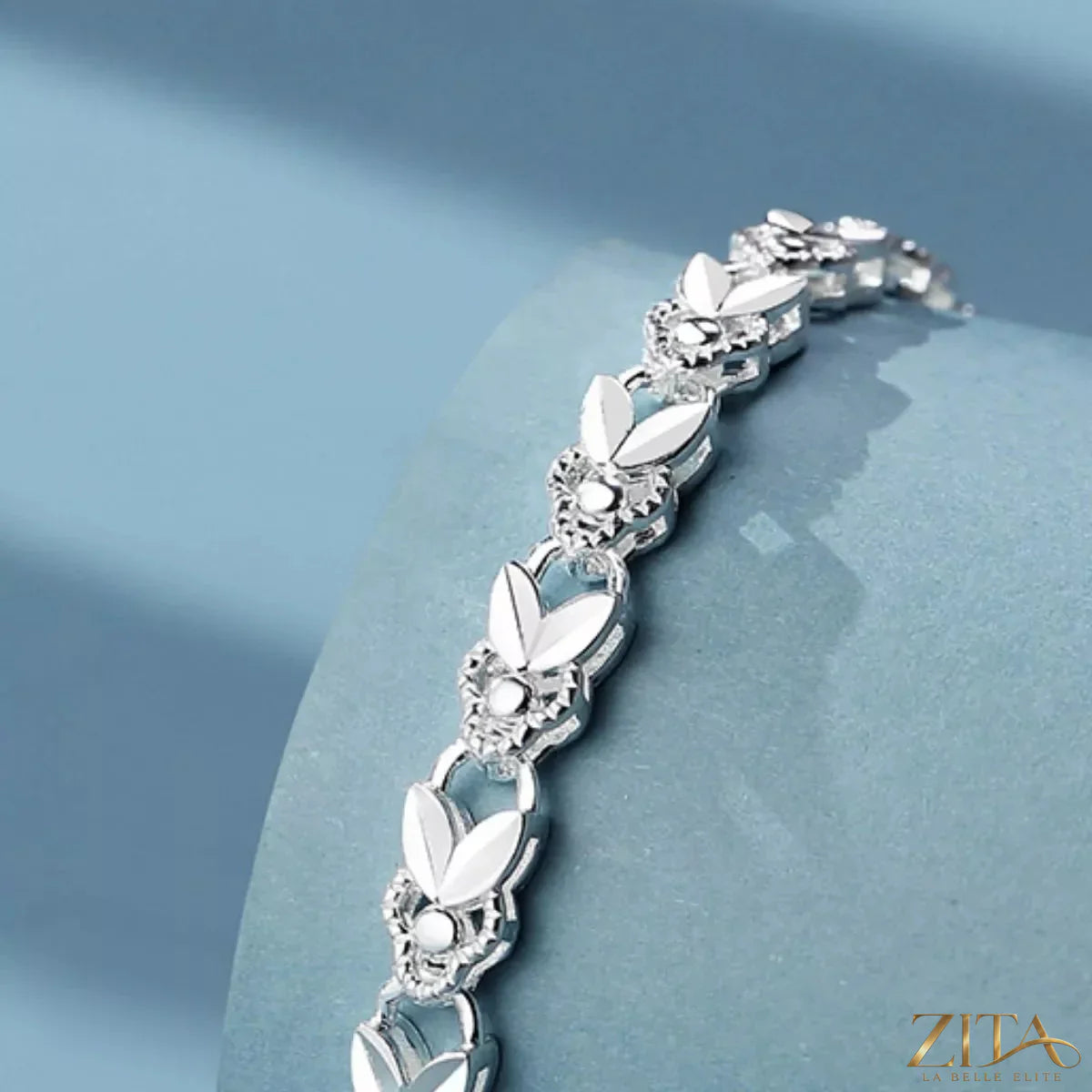 Sterling silver chain bracelet with intricate link design, crafted by Trendsi, showcasing a stylish and elegant jewelry piece.