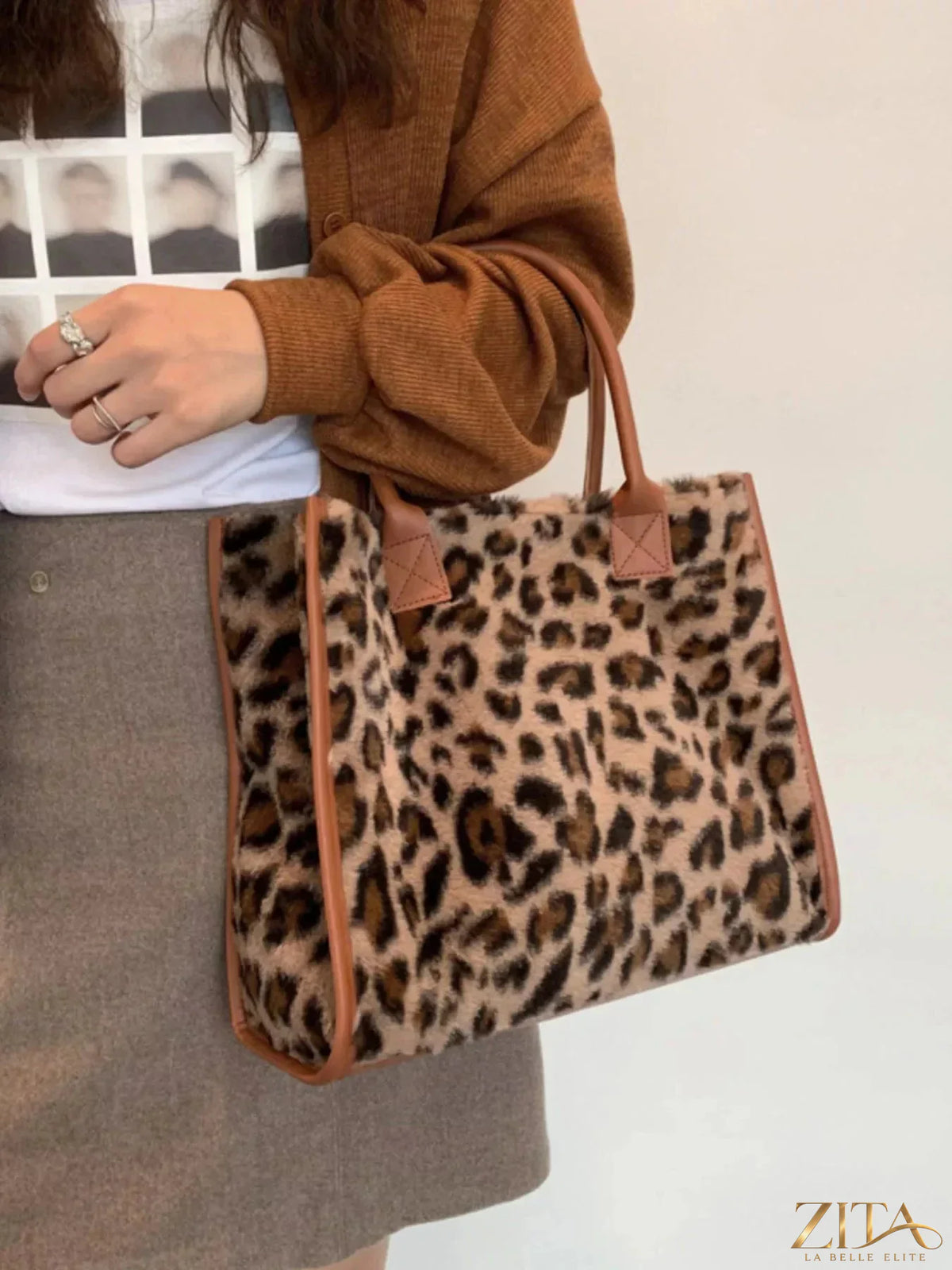 Zita La Belle Elite plush tote bag with soft fabric, featuring a spacious interior and stylish design for everyday use.