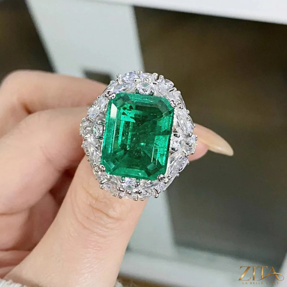 925 sterling silver zircon ring with a sparkling gemstone, featuring a sleek band design, perfect for elegant jewelry collection.