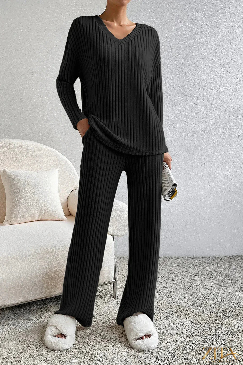 Zita La Belle Elite ribbed V-neck top and matching lounge pants set, soft fabric, comfortable fit, stylish loungewear ensemble
