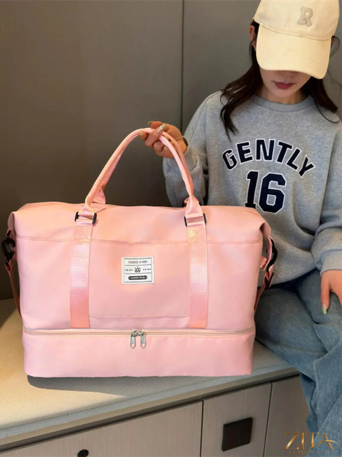 Zita La Belle Elite lightweight Oxford cloth travel bag with sturdy handles and spacious interior for travel essentials.