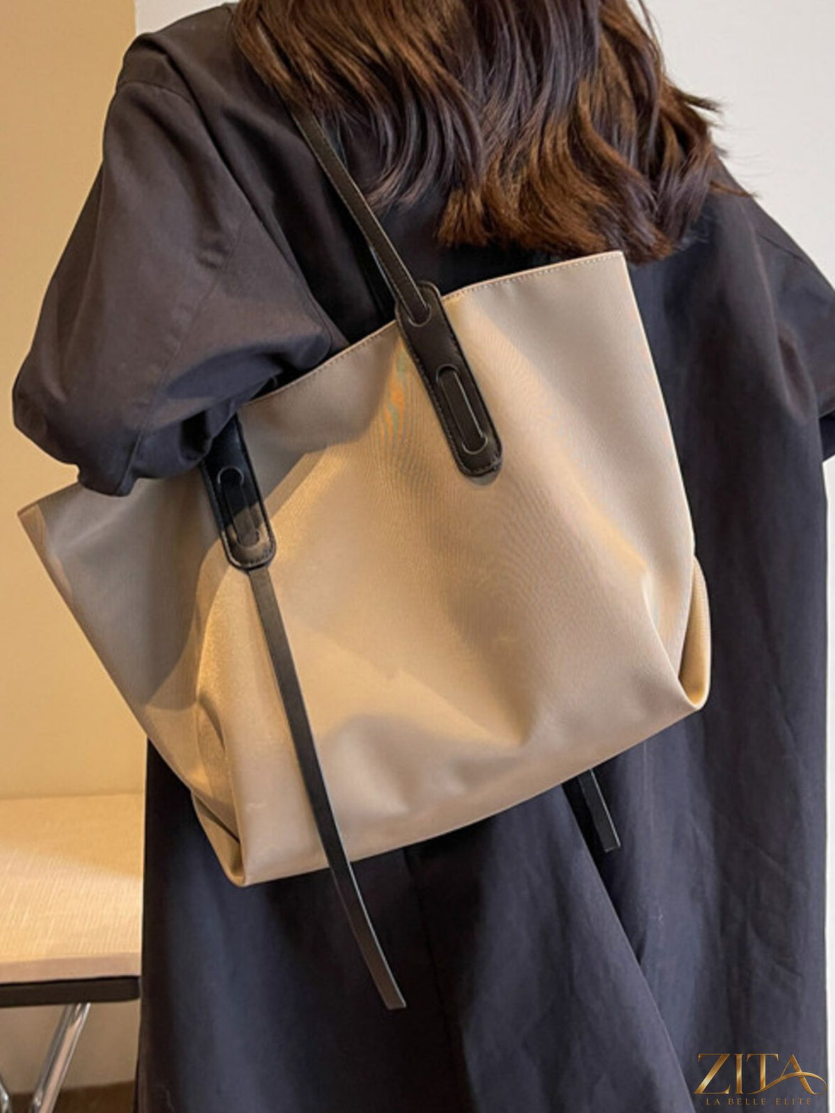 Large capacity tote bag by Zita La Belle Elite with sturdy handles and spacious interior, perfect for daily use and shopping.