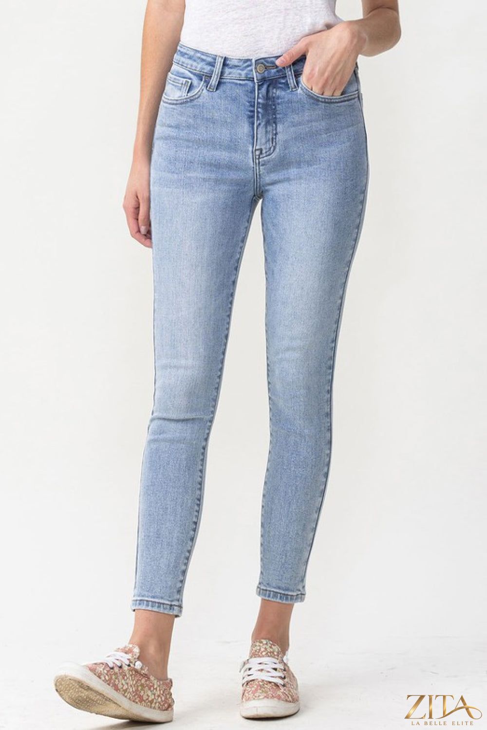 Zita La Belle Elite Lovervet Talia high-rise crop skinny jeans in dark denim with a fitted silhouette and stylish design.