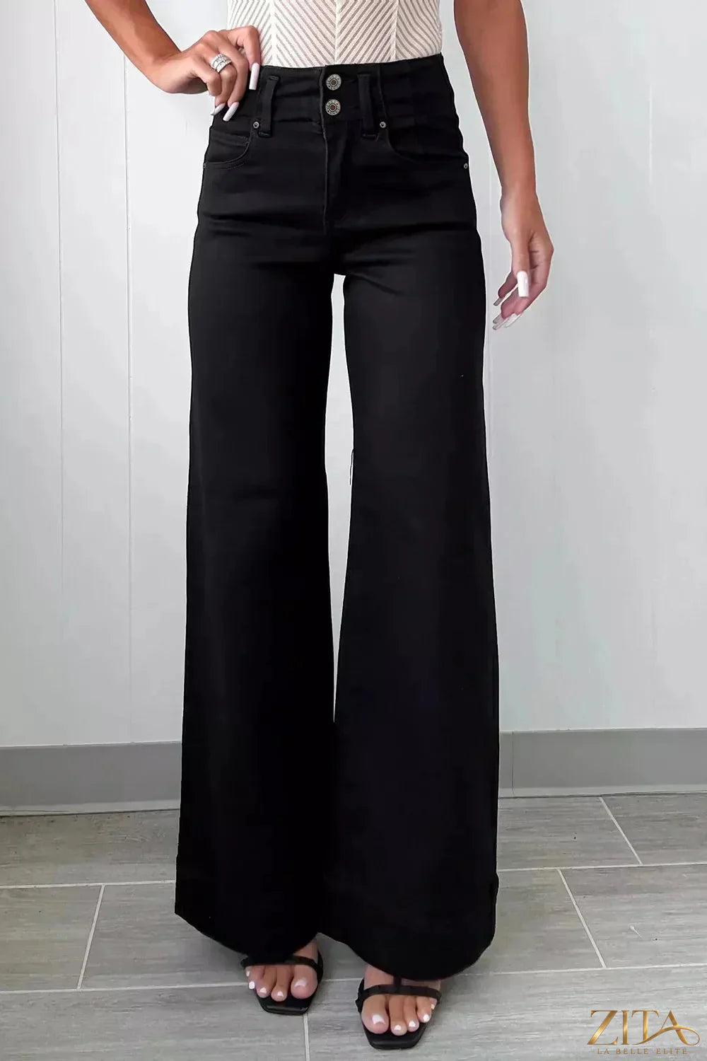 Zita La Belle Elite high waist flared jeans with 2-button closure, showcasing their stylish fit and flared denim bottom.