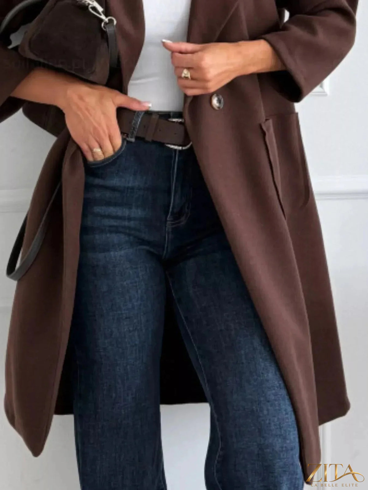 Zita La Belle Elite long-sleeve single-breasted trench coat in classic beige, displayed on a mannequin.