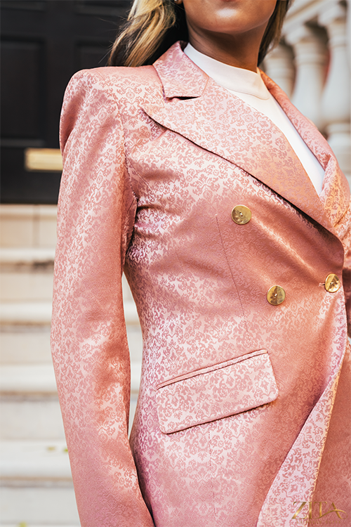Zita La Belle Elite PREMIER Blush Blazer, fitted pink blazer with tailored lapels and sleek design, on a mannequin.