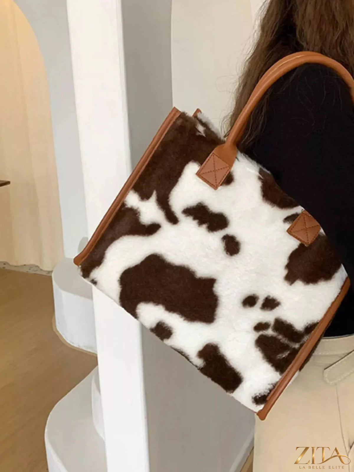 Zita La Belle Elite plush tote bag in soft fabric with sturdy handles, stylish and spacious for everyday use.