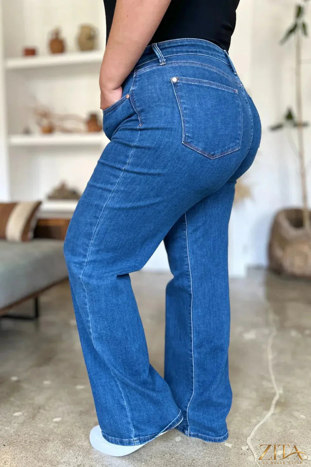 Zita La Belle Elite Judy Blue full-size high-rise straight jeans in classic denim with a button fly and five-pocket design.