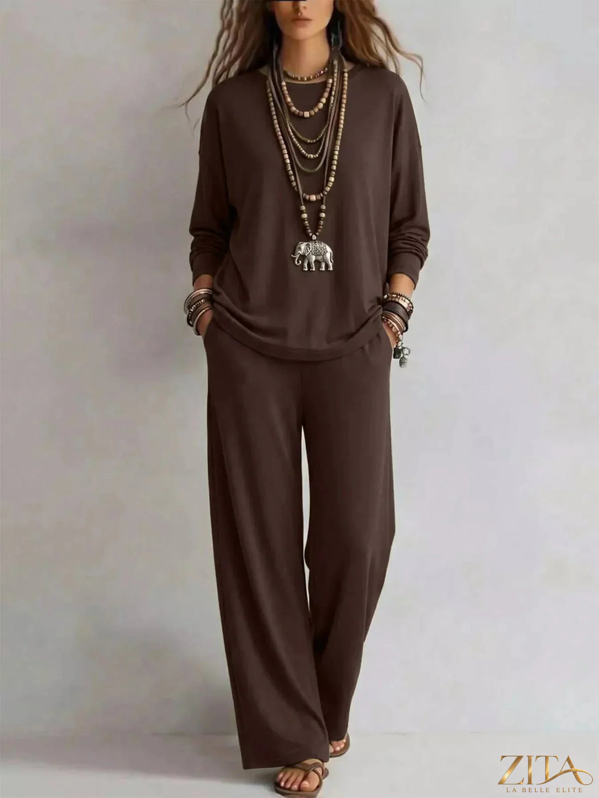 Zita La Belle Elite round neck T-shirt and wide-leg pants set, light-colored fabric, casual stylish outfit on a model.