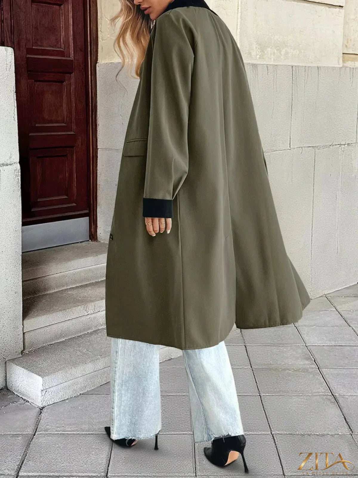 Zita La Belle Elite contrast collar button-up coat with tailored fit and stylish design, displayed on a mannequin.