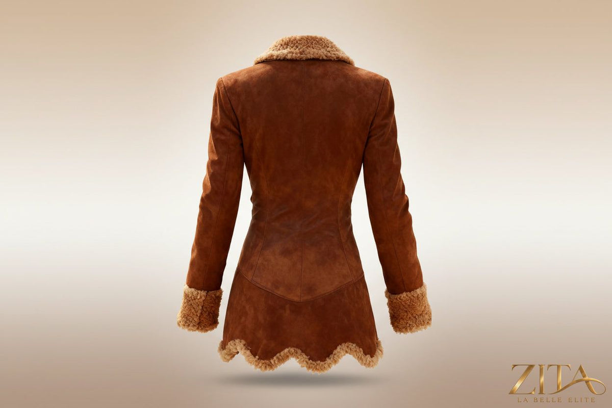 Women’s thick fleece winter coat with fur lining from Zita La Belle Elite, showing a cozy, insulated coat with a warm collar.