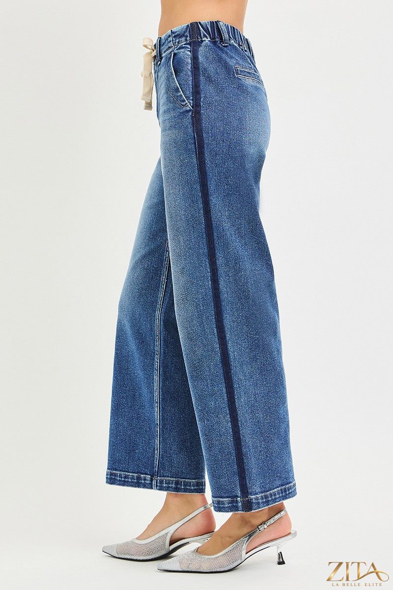Zita La Belle Elite RISEN elastic high-rise cropped wide jeans featuring a snug fit and classic denim wash.