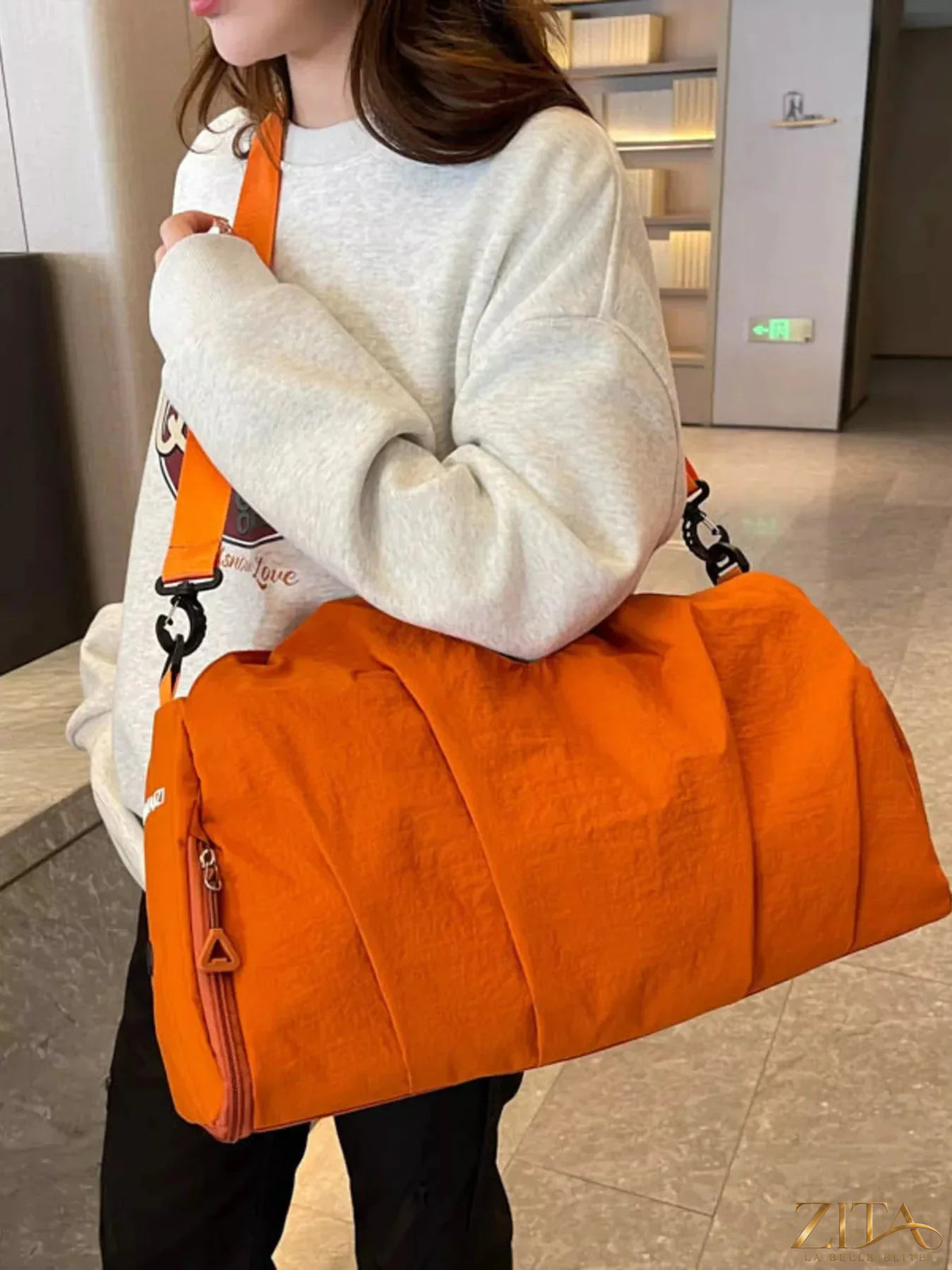 Zita La Belle Elite ruched large capacity travel bag with multiple compartments and sturdy handles, ideal for travel and storage.