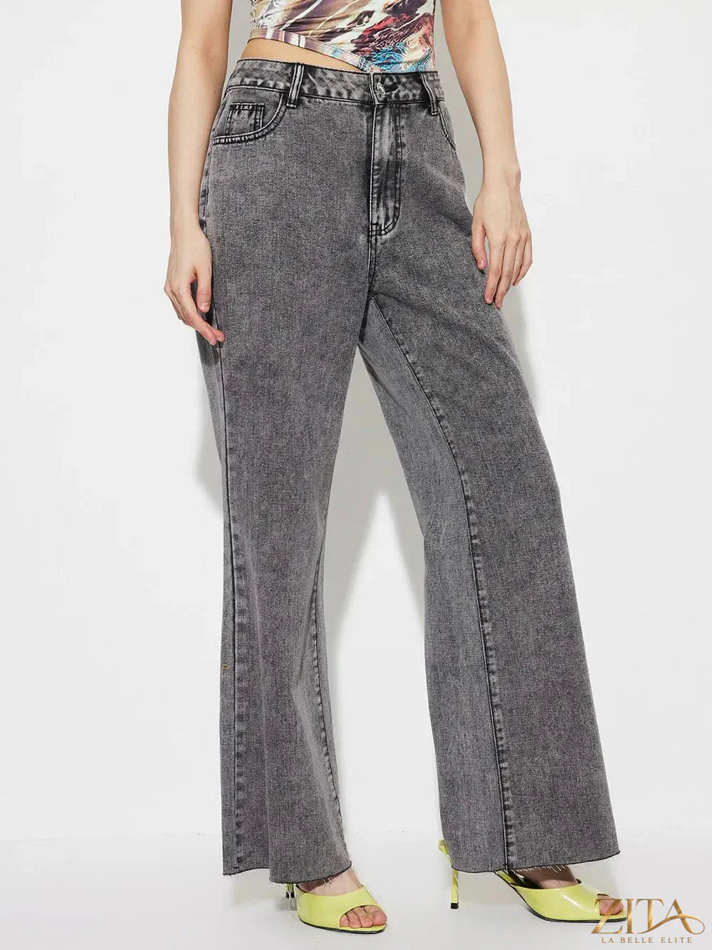 Zita La Belle Elite high waist bootcut jeans with pockets, showcasing a fitted waist and flared leg style.