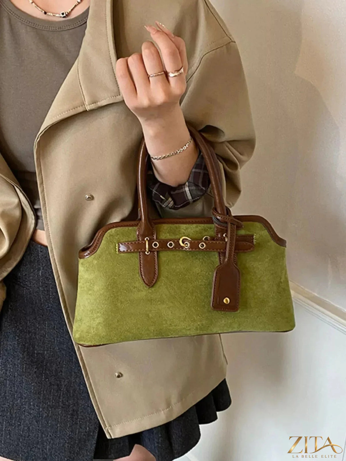 Vintage Zita La Belle Elite handbag with buckle detail, featuring a classic design and elegant craftsmanship.