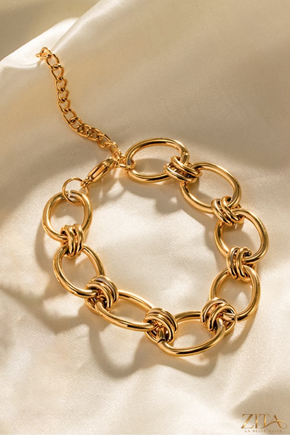 Stainless steel chunky chain bracelet by Zita La Belle Elite featuring large interlocking links for a bold, stylish accessory.