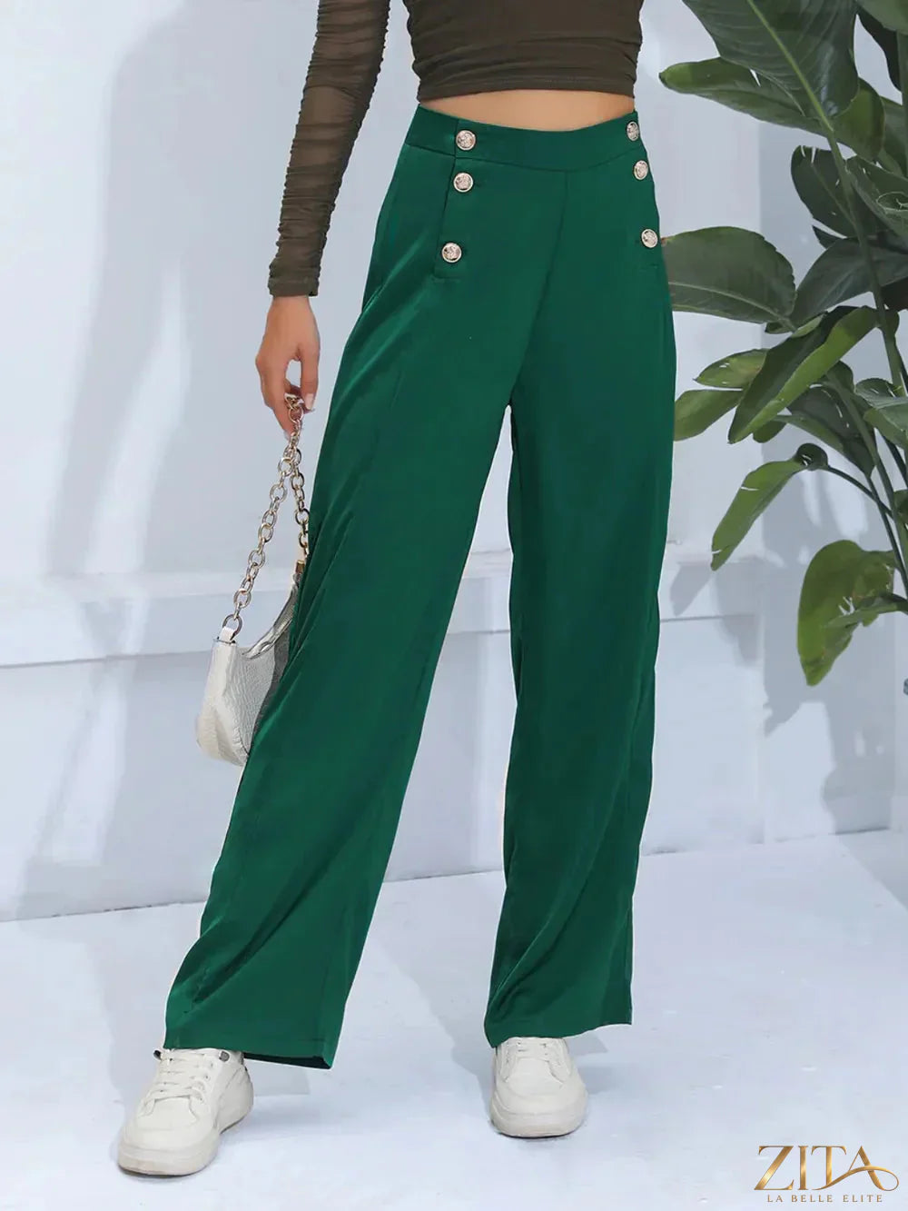 Zita La Belle Elite wide leg pants in soft fabric, showing a relaxed fit and stylish design on a model.