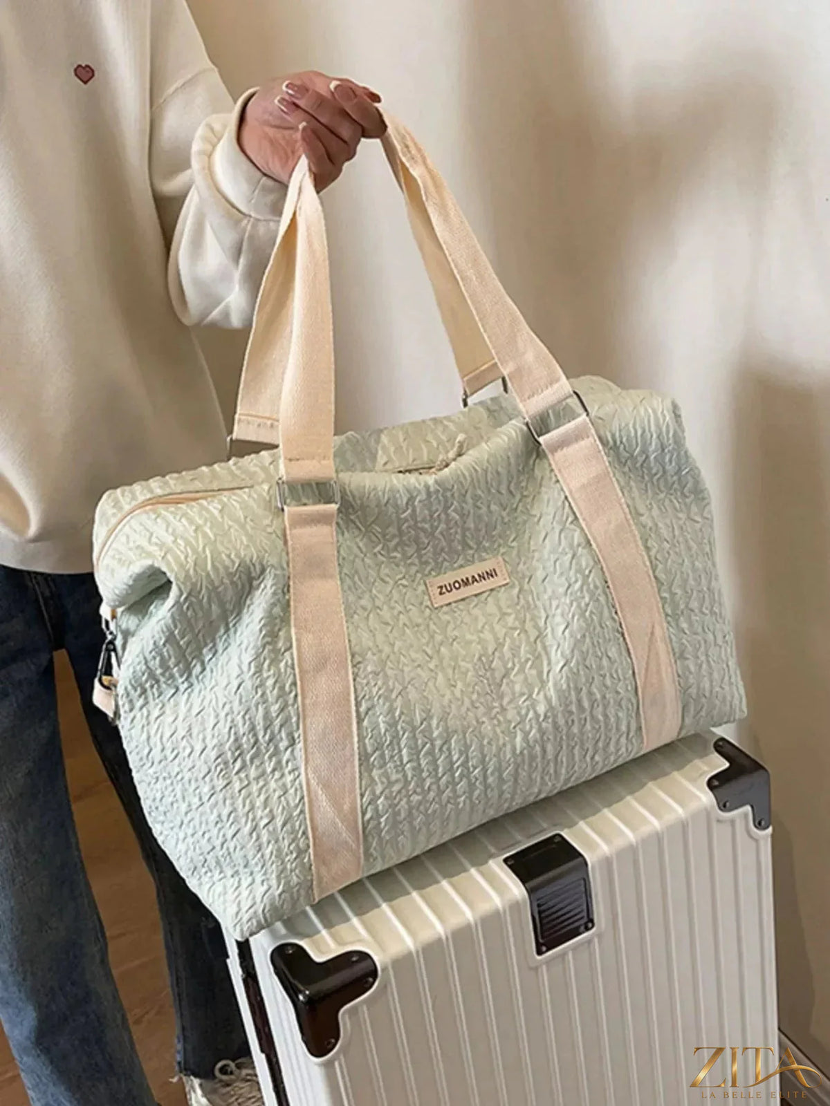 Zita La Belle Elite texture travel bag with adjustable strap, featuring a stylish design and spacious interior for travel essentials.