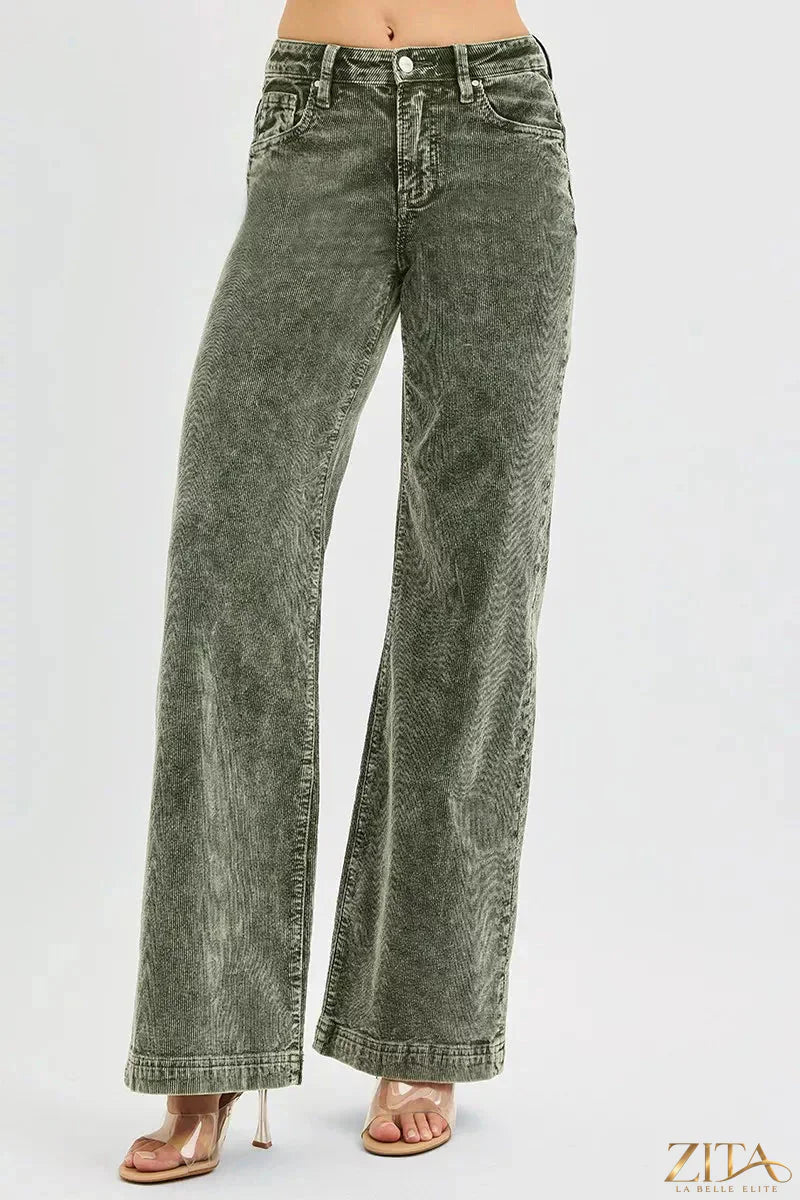Zita La Belle Elite high-rise wide-leg corduroy jeans in plus size, showing the full length and classic ribbed texture.