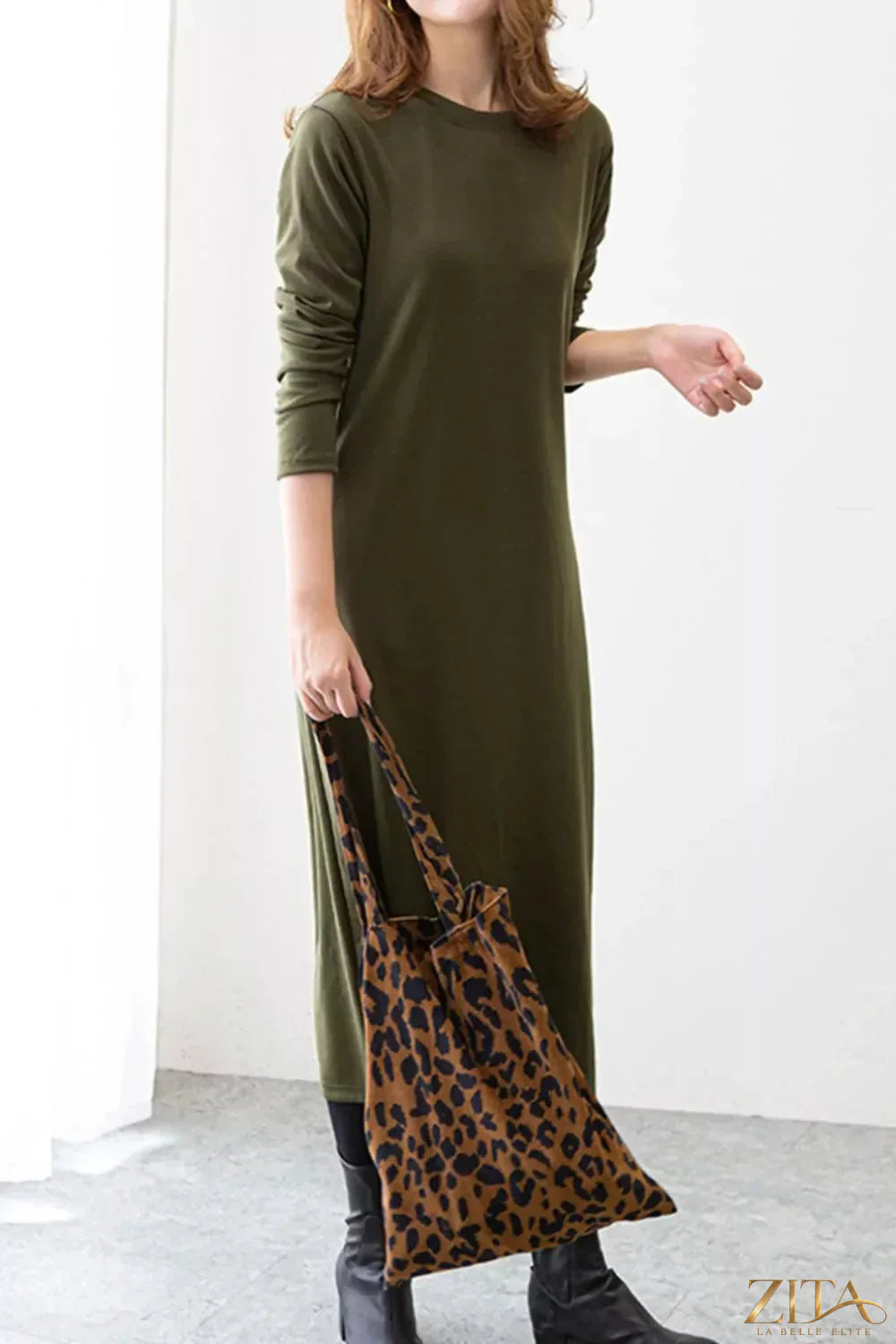 Zita La Belle Elite casual long sleeve midi dress in soft fabric, featuring a relaxed fit and elegant design.
