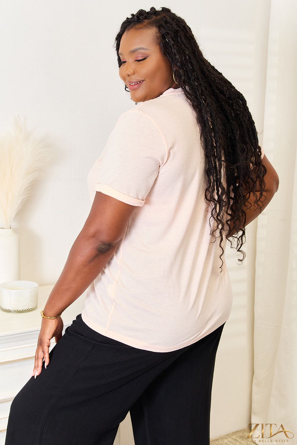 Zita La Belle Elite Simply Love BE KIND graphic round neck T-shirt with positive message and stylish design.