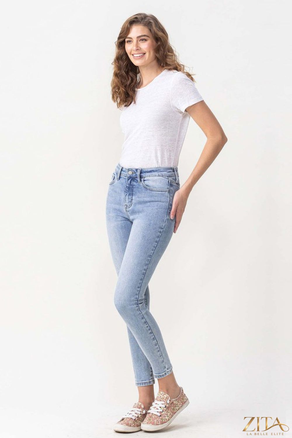 Zita La Belle Elite Lovervet Talia high-rise crop skinny jeans in dark denim, showcasing fit and stylish design.