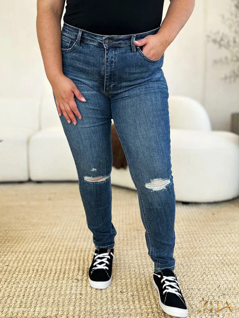 Zita La Belle Elite Judy Blue full-size mid-waist distressed slim jeans with faded and ripped details on denim.