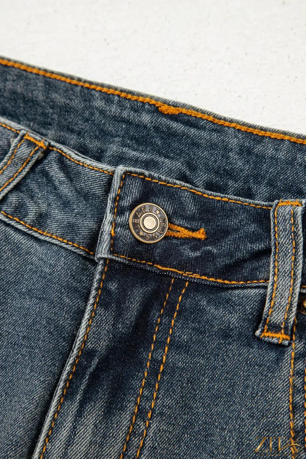 Zita La Belle Elite loose straight high waist jeans with exposed stitching, casual denim style, shown from the front on a white background.