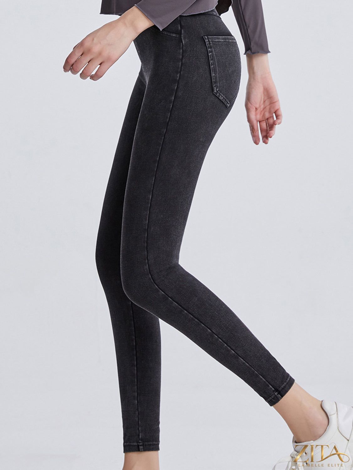 Trendsi wide waistband sports leggings in black, showing a close-up of the stretchy, comfortable fabric and sleek design.