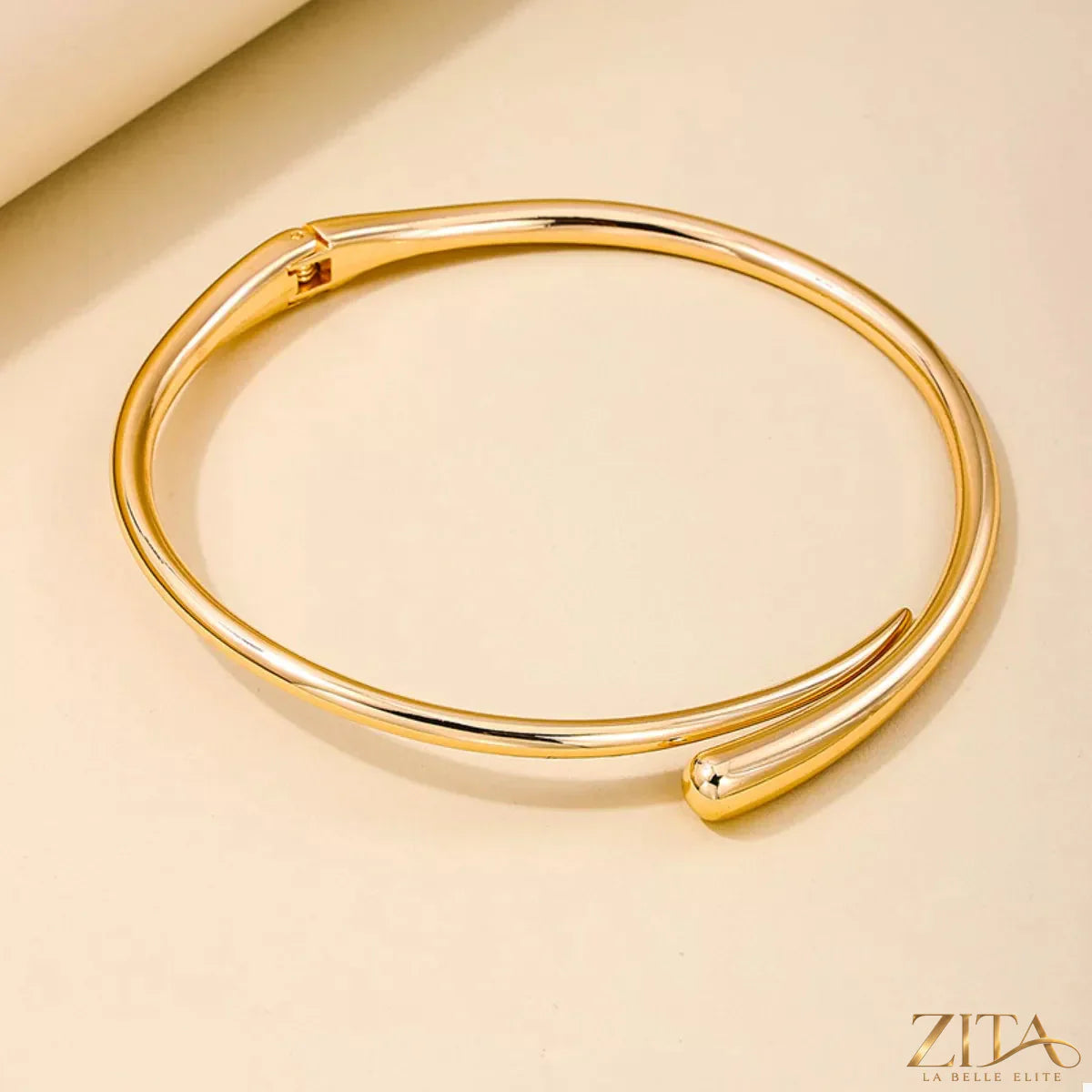 18K gold-plated alloy adjustable necklace by Zita La Belle Elite featuring a delicate chain and subtle clasp detail.