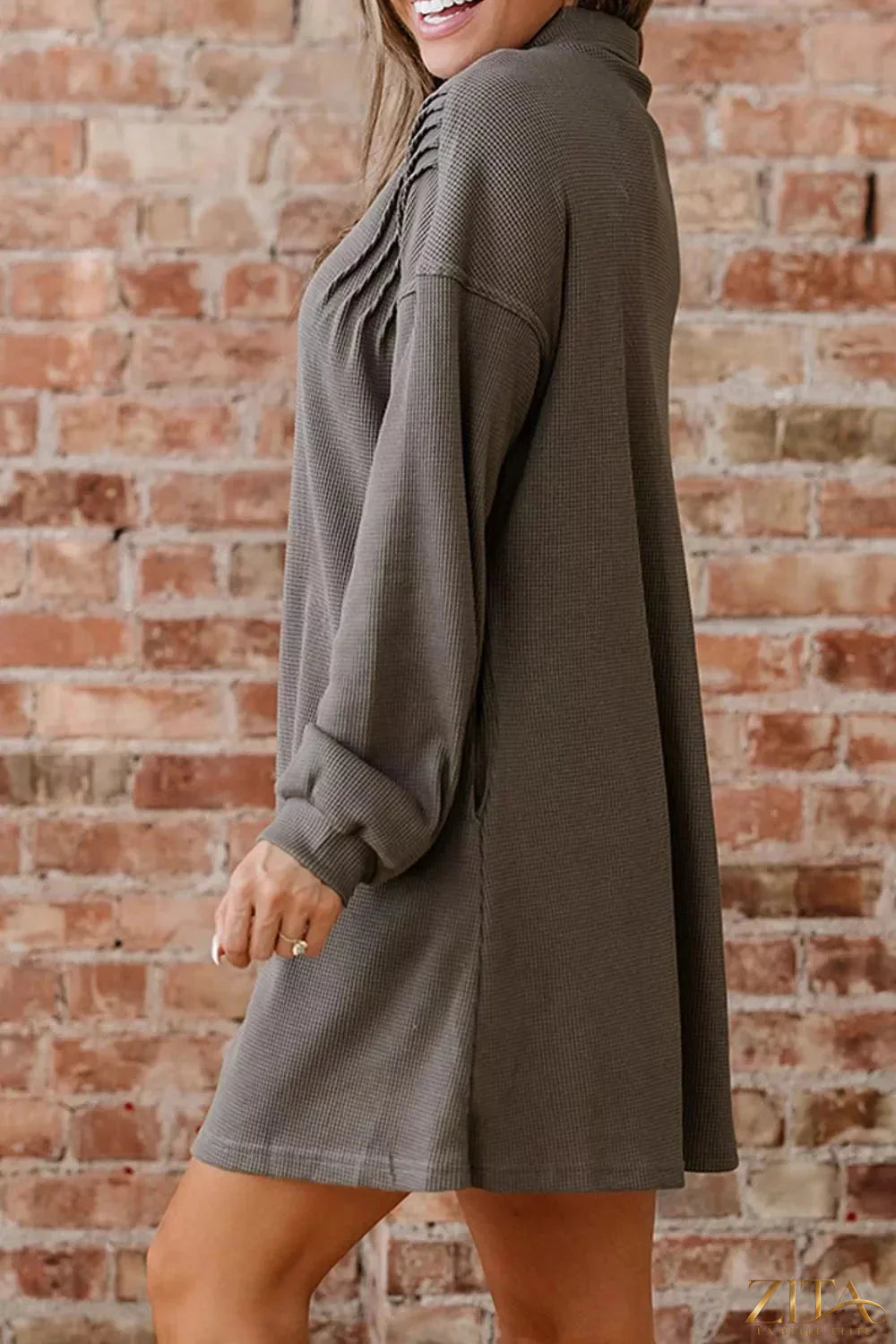 Zita La Belle Elite casual button-down dress with pockets, lightweight fabric, and a relaxed fit, shown on a model.