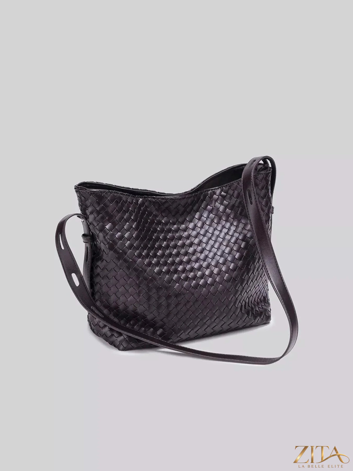 Woven leather hobo shoulder bag by Zita La Belle Elite featuring a spacious design and handcrafted details in natural leather